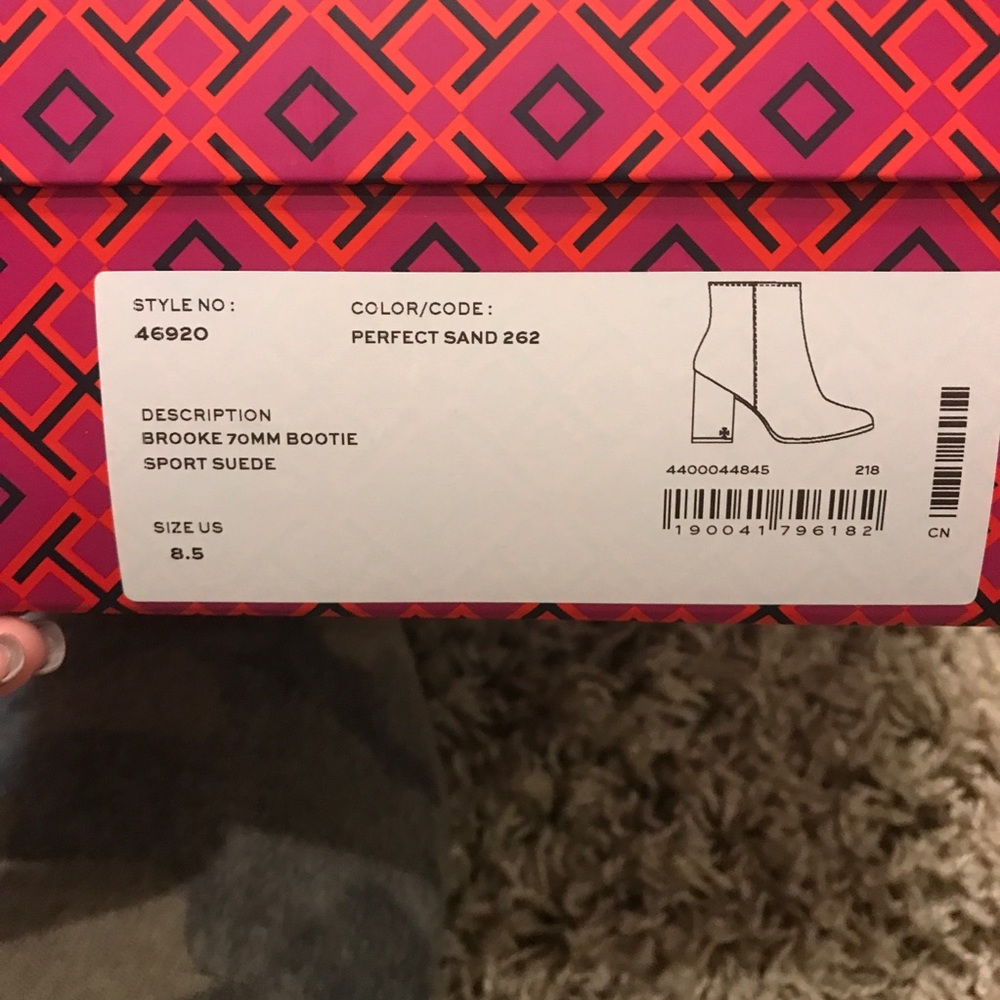 NEVER WORN Tory Burch booties - Picture 5 of 6